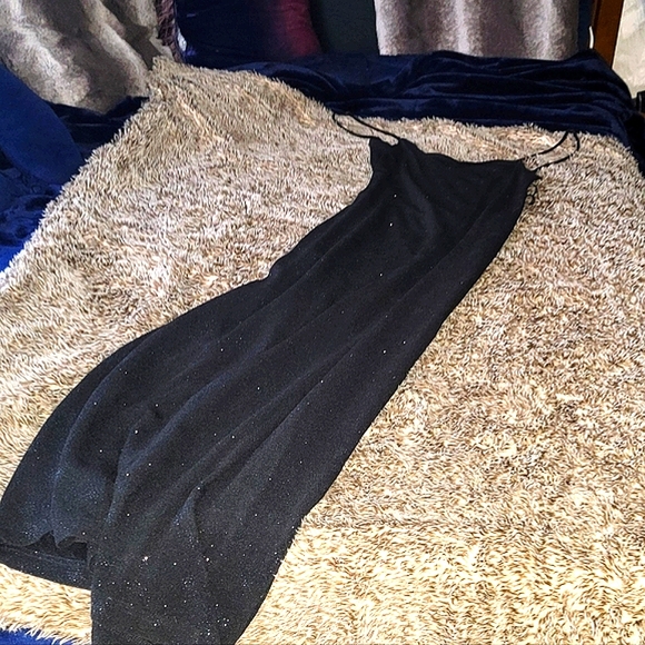 🖤Backless Silhouette🖤 - Picture 1 of 8